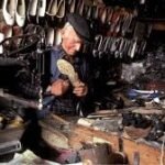 Schuster bleib bei deinen Leisten: Die Bedeutung des Sprichworts für persönliche und berufliche Entwicklung