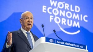 WEF Klaus Schwab tritt zurück: Gründer des Weltwirtschaftsforums gibt Vorsitz ab​