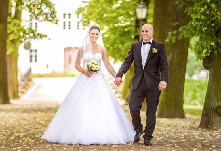 Zwischen Tüll und Tränen Claudia und Manuela getrennt: Fans sind schockiert