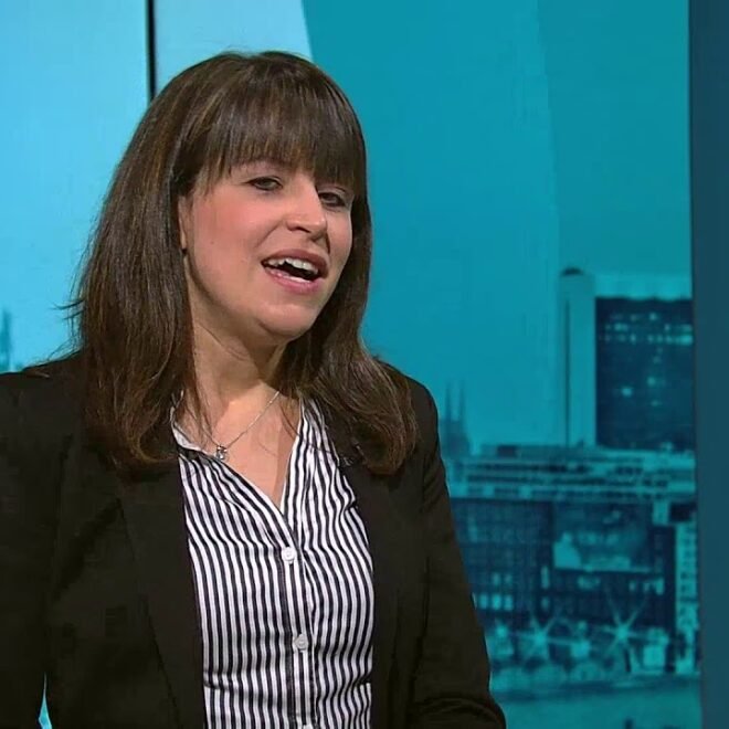 Julia Reuschenbach Augen