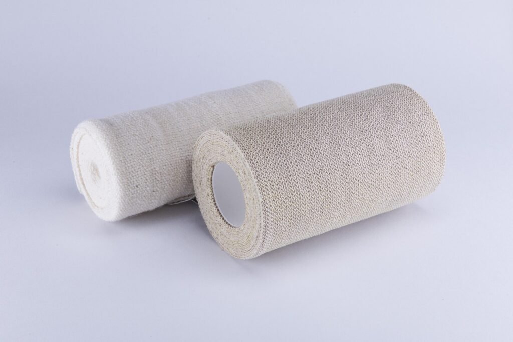 https://pixabay.com/photos/bandage-gauze-cure-2671512/