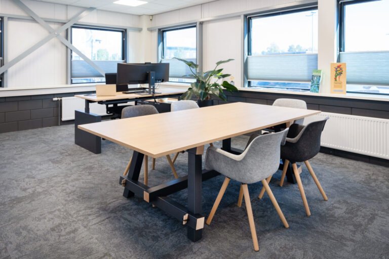 Nachhaltige Büroausstattung aus recycelten Materialien für moderne Arbeitsplätze
