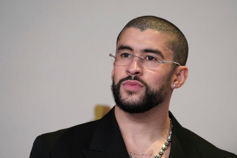 Bad Bunny Vermögen: Wie der Reggaeton-Star sein Millionen-Vermögen aufbaute