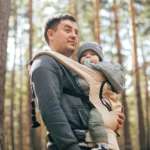 Unterwegs mit Baby: Was ein praktischer Begleiter im Familienalltag leisten sollte