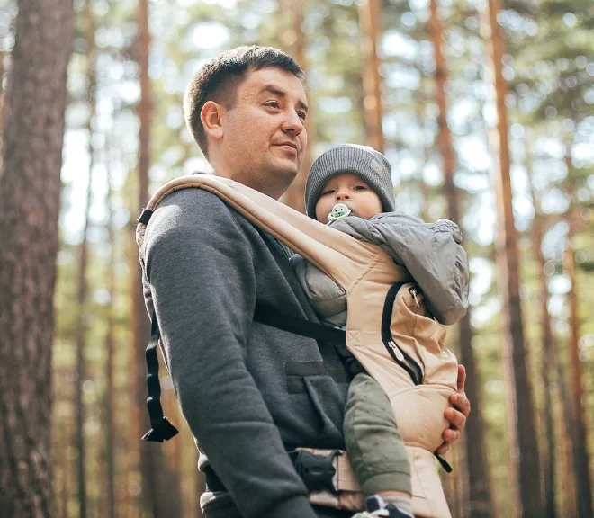 Unterwegs mit Baby: Was ein praktischer Begleiter im Familienalltag leisten sollte